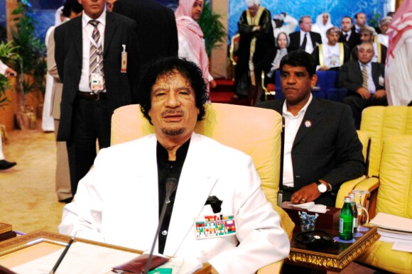 Kadhafi et son bras droit Abdullah Senussi à Doha, en mars 2011.