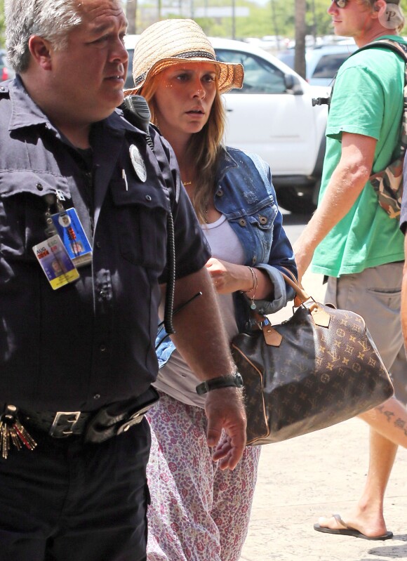 Jennifer Love Hewitt en famille à Hawaii, le 4 mai 2014.