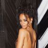 Rihanna prend la pose dans une robe très suggestive lors de l'after-party du Met gala le 5 mai 2014 à New York.