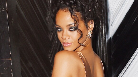 Rihanna : Chute de reins vertigineuse, elle est fière de son popotin
