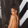 Rihanna prend la pose dans une robe très suggestive lors de l'after-party du Met gala le 5 mai 2014 à New York.
 