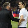 Laurent Blanc et Zlatan Ibrahimovic à l'issue du match entre le PSG et Rennes au Parc des Princes à Paris le 7 mai 2014, match après lequel le PSG a célébré son titre de champion de France malgré la défaite (2-1)