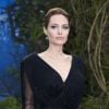Angelina Jolie (Atelier Versace) - Avant-première du film "Maléfique" à Londres le 8 mai 2014