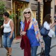 Amanda Lear fait du shopping à Rome en Italie le 8 mai 2014.