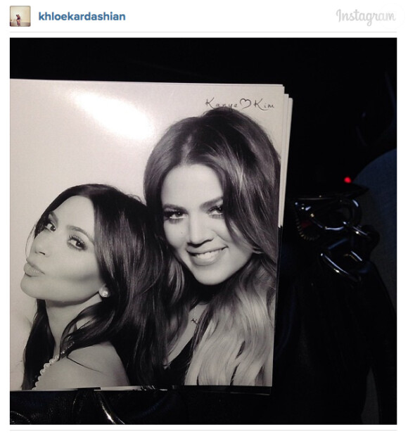 Khloé et Kim lors de la Bridal Shower de Kim Kardashian organisée à Los Angeles le 10 mai 2014