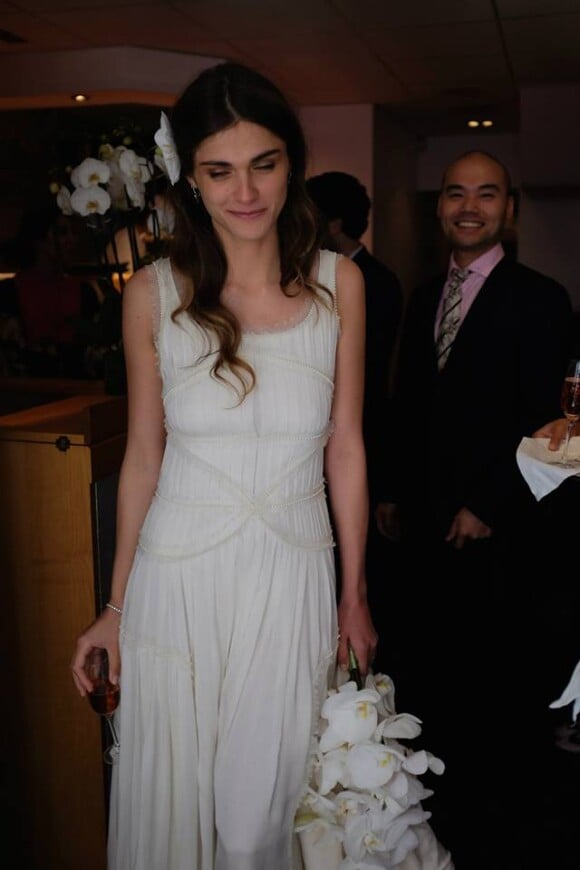 Elisa Sednaoui au restaurant Ikeda, à Londres, le 3 mai 2014 lors de la réception pour son mariage avec Alex Dellal. Photographie publiée par l'établissement.
