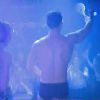 Mika se déshabille en boîte de nuit - "Les Marseillais à Rio" sur W9. Episode du 12 mai 2014.