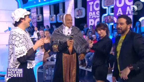 Gérard Louvin et Christophe Carrière dans l'émission "Touche pas à mon poste" (D8), du 12 mai 2014