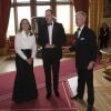 Le prince William avec Cally Palmer et Ian Molson du Royal Marsden Hospital, le 13 mai 2014 au château de Windsor, lors d'une soirée de bienfaisance au profit du Royal Marsden Hospital dont le duc de Cambridge est le président, organisée avec Ralph Lauren.