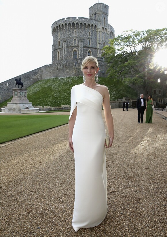 Cate Blanchett posant à son arrivée au château de Windsor, le 13 mai 2014, pour le gala au profit du Royal Marsden Hospital organisé par le prince William et Ralph Lauren.