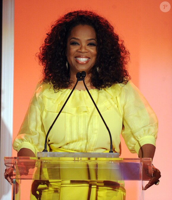 Oprah Winfrey lors de la soirée ESSENCE Black Women à Hollywood Luncheon au Beverly Hills Hotel de Los Angeles, le 27 février 2014