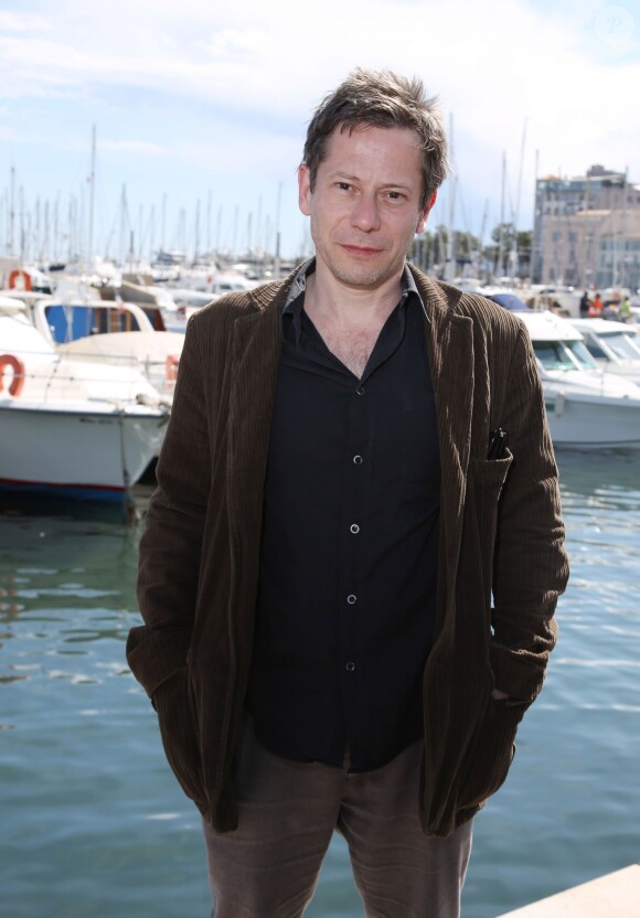 Exclusif - Mathieu Amalric pose sur la terrasse UniFrance à l'occasion du 67e Festival du Film de Cannes le 15 mai 2014.