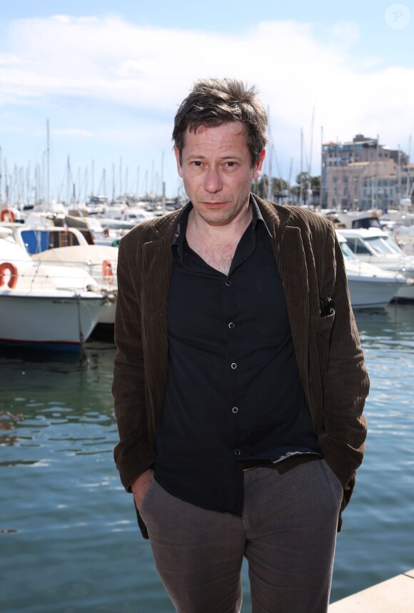 Exclusif - Mathieu Amalric pose sur la terrasse UniFrance à l'occasion du 67e Festival du Film de Cannes le 15 mai 2014.