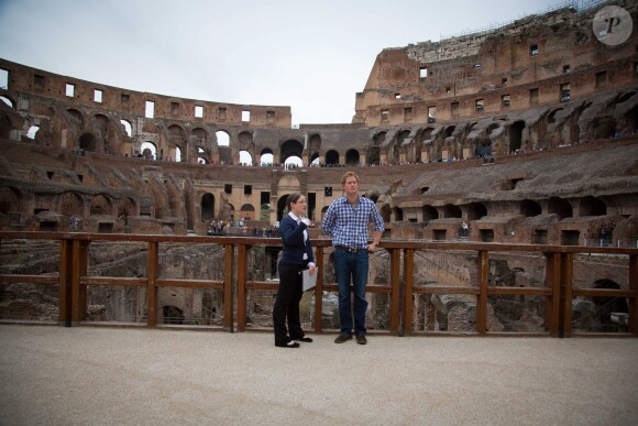 Le prince Harry s'est fait plaisir en visitant le Colisée, à Rome, à la fin de sa visite officielle en Italie, le 19 mai 2014