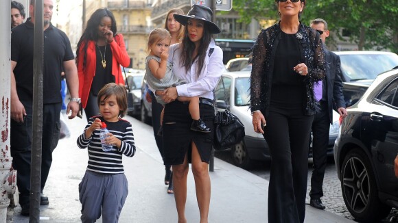 Les Kardashian : Balade gourmande, de vrais touristes à Paris avant le mariage