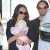 Tamara Ecclestone, son époux Jay Rutland et leur petite fille Sophia arrivent à Cannes le 20 mai 2014 après un voyage en jet privé
