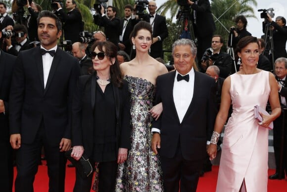 Ary Abittan, Frédérique Bel, Christian Clavier et Isabelle De Araujo (Bijoux APM Monaco) - Montée des marches du film "Jimmy's Hall" lors du 67e Festival du film de Cannes le 22 mai 2014