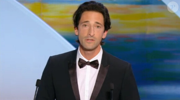 Adrien Brody remettait le prix de la mise en scène du Festival de Cannes 2014.
