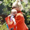 Gwen Stefani et son fils Apollo se rendent chez des amis à Los Angeles. Le 25 mai 2014.