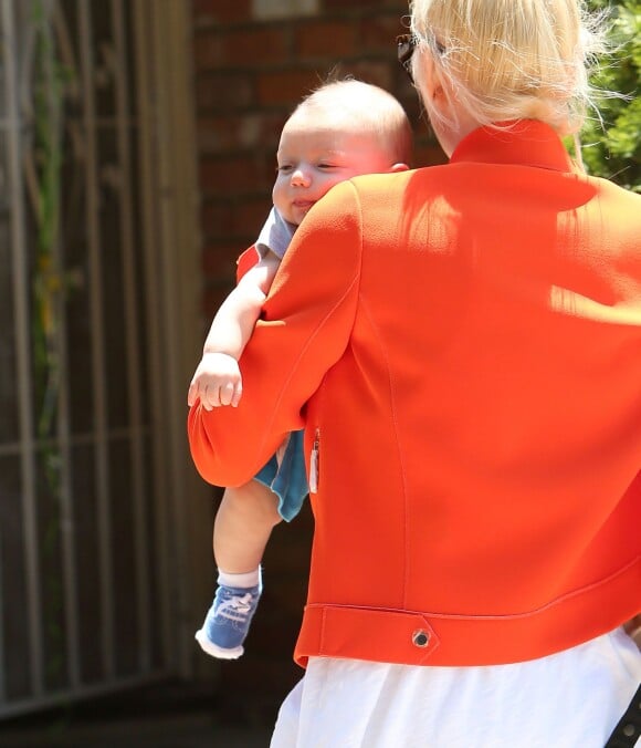 Gwen Stefani et Apollo Bowie, son petit dernier, se rendent à une fête entre amis à Los Angeles, le 25 mai 2014.