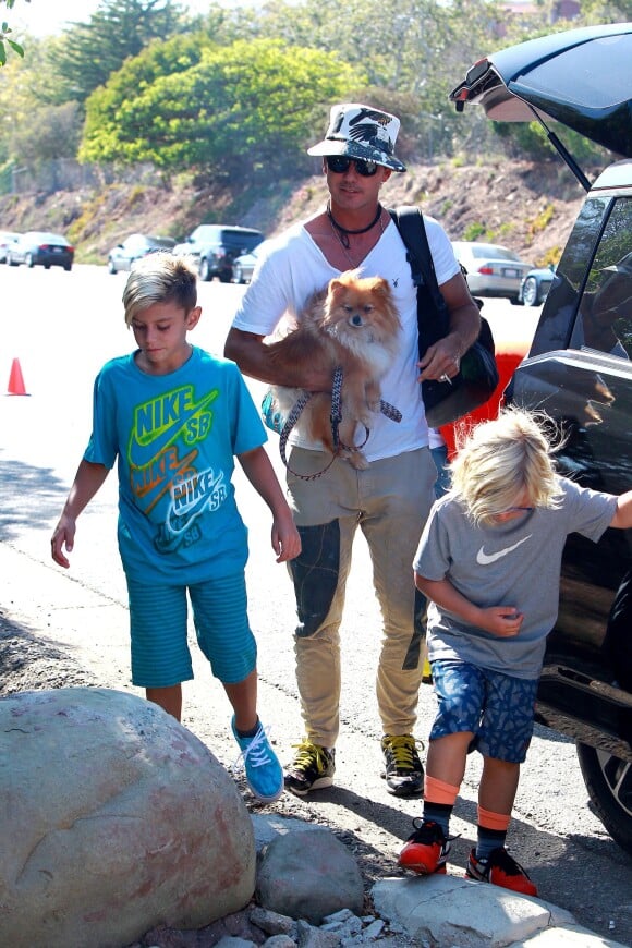 Gavin Rossdale et ses deux garçons Kingston et Zuma à Los Angeles, le 25 mai 2014.