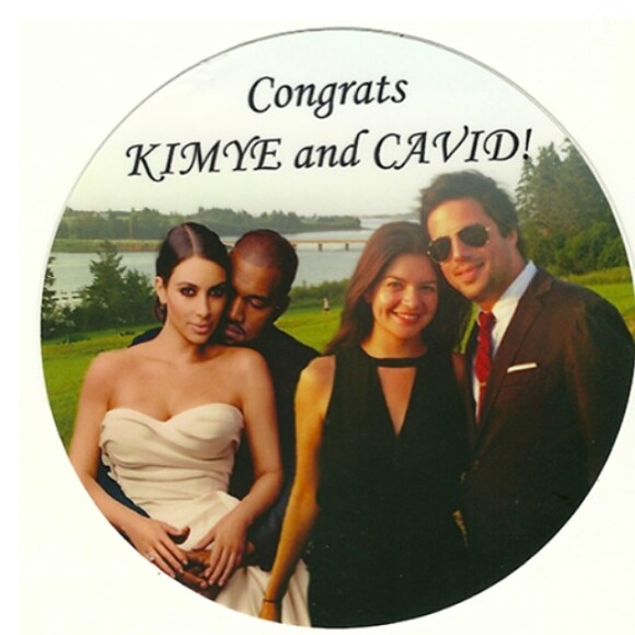 Casey Wilson a publié sur Instagram une image d'un CD édité pour son mariage, simultané à celui de Kim Kardashian et Kanye West, avec un visuel impliquant KimYe.