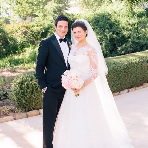 Casey Wilson a publié sur Instagram cette photo de son mariage avec David Caspe, en mai 2014