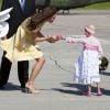 Kate Middleton à Calgary, au Canada, le 7 juillet 2011. La duchesse de Cambridge avait alors connu un petit incident avec sa robe Jenny Packham, qui s'était soulevée...