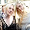 Dakota et Elle Fanning à Paris le 2 octobre 2013 pour le défilé Louis Vuitton lors de la Fashion Week. Les deux jeunes actrices descendraient du roi Edouard III d'Angleterre.