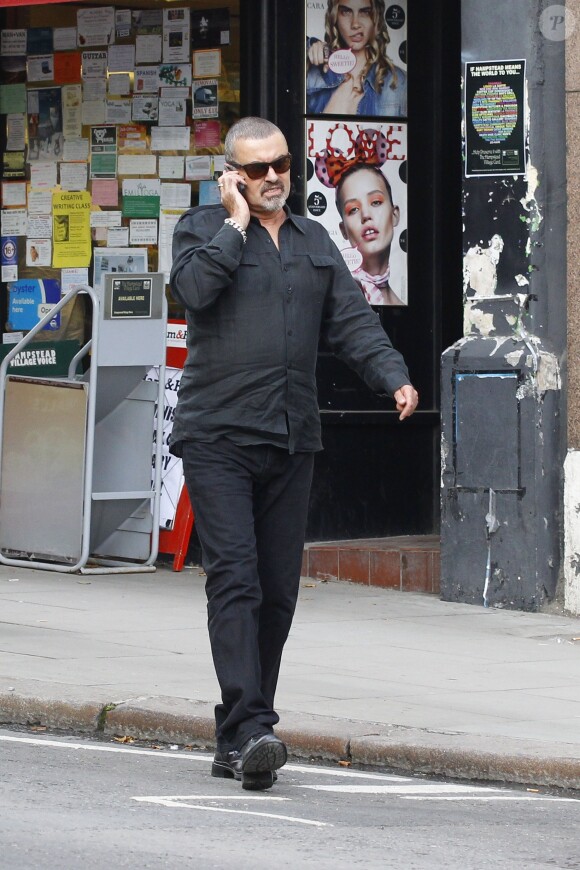 Exclusif - George Michael dans les rues de Londres, le 5 septembre 2013.