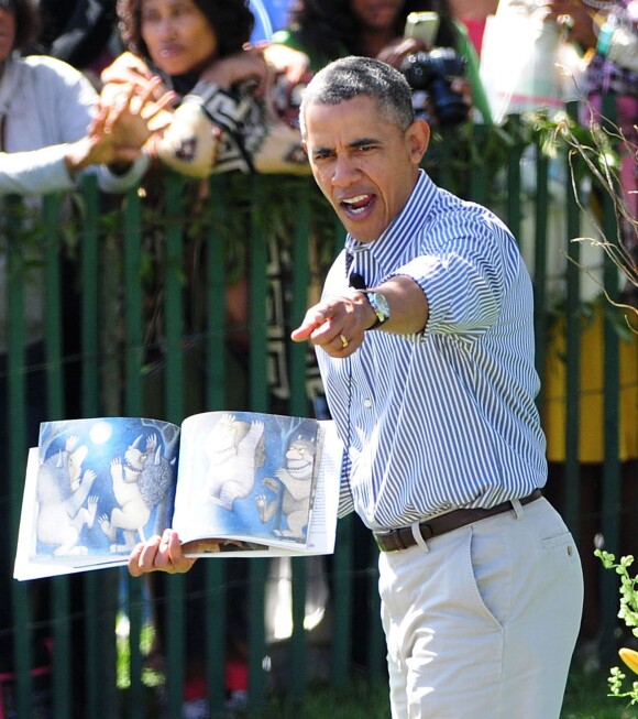 Barack Obama lance la traditionnelle chasse aux oeufs dans les jardins de la Maison Blanche, le 21 avril 2014.