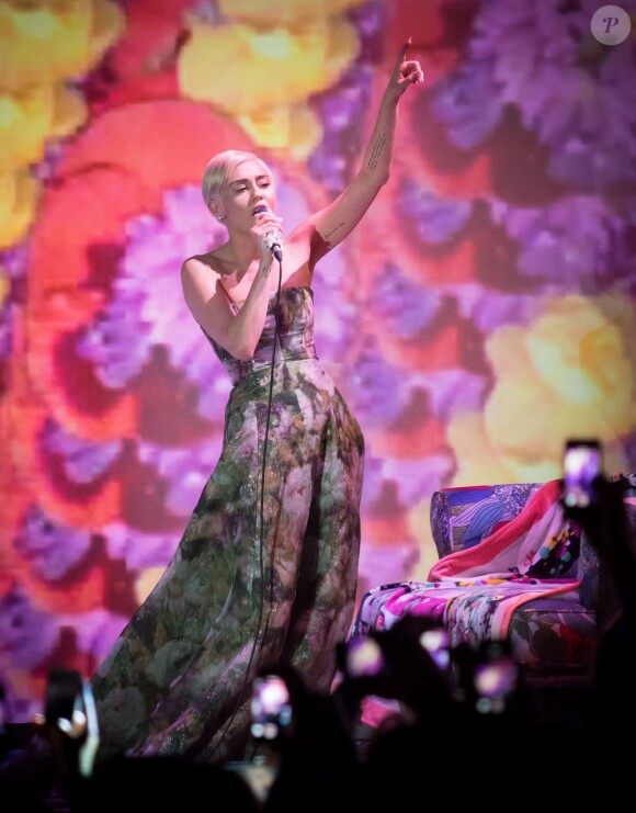 Miley Cyrus sur la scène des World Music Awards au sporting de Monaco, le 27 mai 2014.