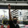Manik Sethisuwan a posté le 1er juin 2014 une photo d'un manifestant en Thaïlande qui fait le salut des révoltés de la saga Hunger Games