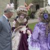 Le prince Charles en visite au château de Warwick le 2 juin 2014 pour le 1 100e anniversaire de l'édifice.