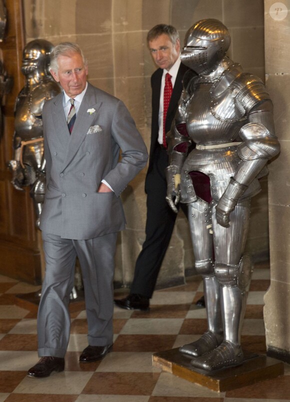 Le prince Charles en visite au château de Warwick le 2 juin 2014 pour le 1 100e anniversaire de l'édifice.