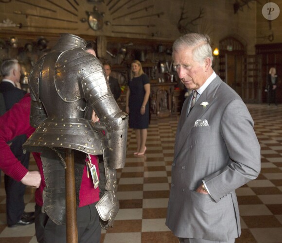Le prince Charles en visite au château de Warwick le 2 juin 2014 pour le 1 100e anniversaire de l'édifice.