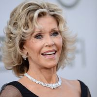 Jane Fonda, étincelante et honorée devant son fils Troy et son frère Peter Fonda