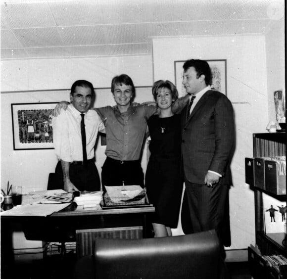 Claude François, Nicole Gruyer, Paul Lederman et Jean-Jacques Triché, en 1965 chez Philips.