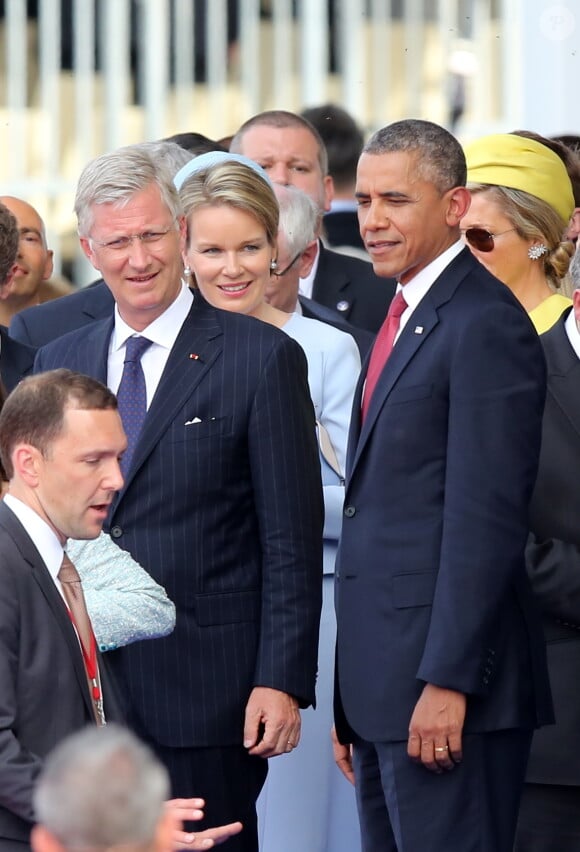 la reine Mathilde, le roi Philippe de Belgique, Barack Obama, le roi Willem-Alexander et la reine Maxima des Pays-Bas - Cérémonie de commémoration du 70e anniversaire du débarquement sur la plage Sword Beach à Ouistreham, le 6 juin 2014.