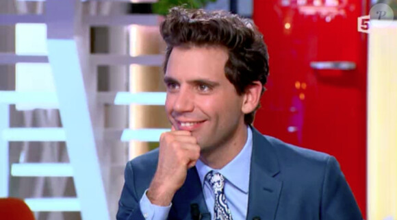 Le chanteur Mika dans "C à vous" sur France 5. Mercredi 11 juin 2014.