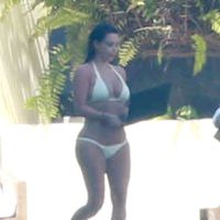 Kim Kardashian et Kanye West en vacances : C'est l'amour à la plage !