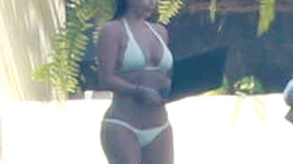 Kim Kardashian et Kanye West en vacances : C'est l'amour à la plage !