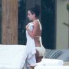 Kim Kardashian et Kanye West poursuivent leur lune de miel, cette fois au Mexique à Puerto Vallarta. Le couple réside dans une superbe villa avec piscine en front de mer. 10 juin 2014
Photo exclusive