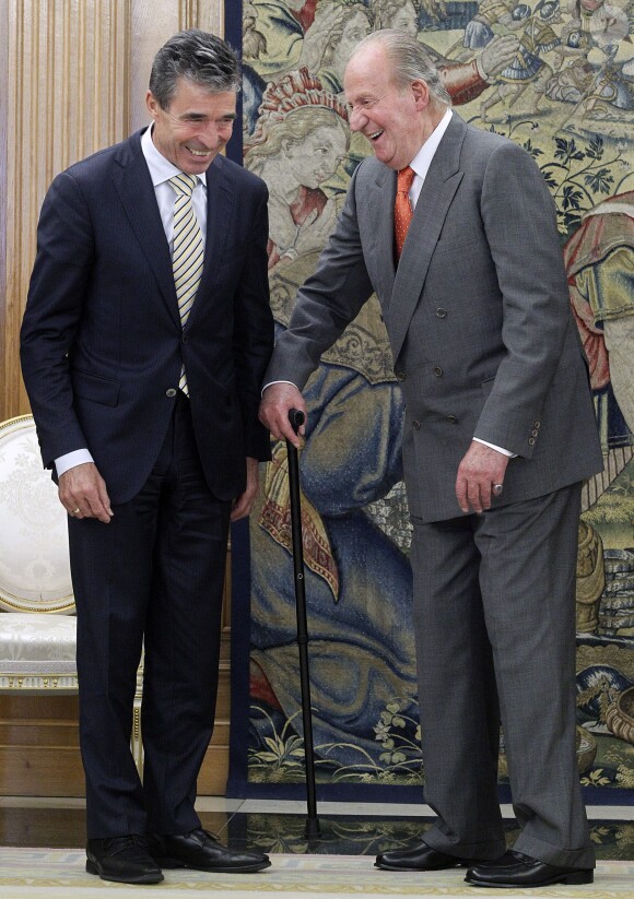 Le roi Juan Carlos Ier d'Espagne et Adolfo Suarez Illana se sont rencontrés avec beaucoup d'émotion le 12 juin 2014 au palais de la Zarzuela, à Madrid, à l'occasion de la restitution de la Toison d'Or d'Adolfo Suarez, décédé en mars.