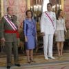Le roi Juan Carlos Ier, la reine Sofia, le prince Felipe et la princesse Letizia lors de la journée des forces armées le 8 juin 2014 à Madrid.