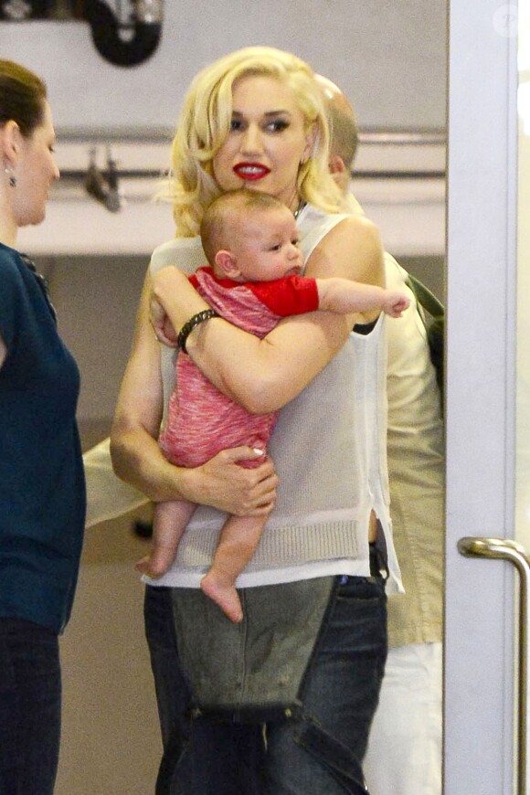 Gwen Stefani et son fils Apollo à Westwood, Los Angeles, le 30 mai 2014.