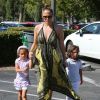 Jennifer Lopez va faire du shopping chez Barnes & Noble avec son petit ami Casper Smart et ses enfants Max et Emme à Calabasas, le 14 septembre 2013.