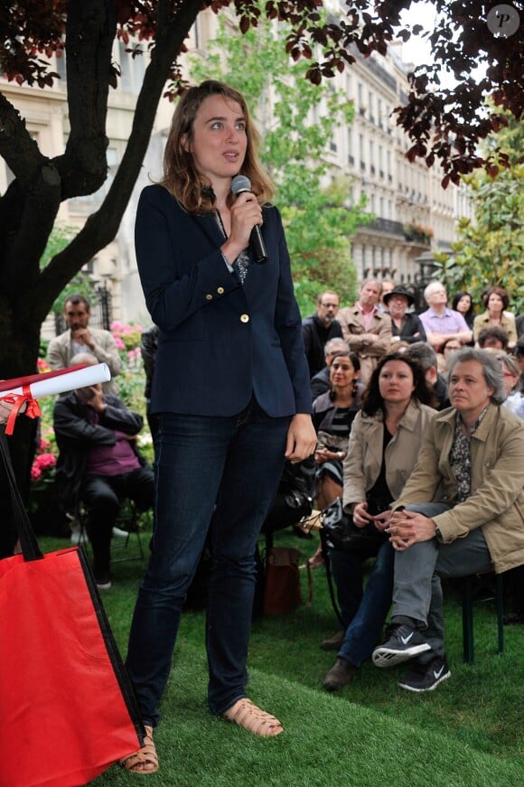 Exclusif - Adèle Haenel reçoit le prix Suzanne Bianchetti lors de la remise du prix SACD à Paris, le 16 juin 2014