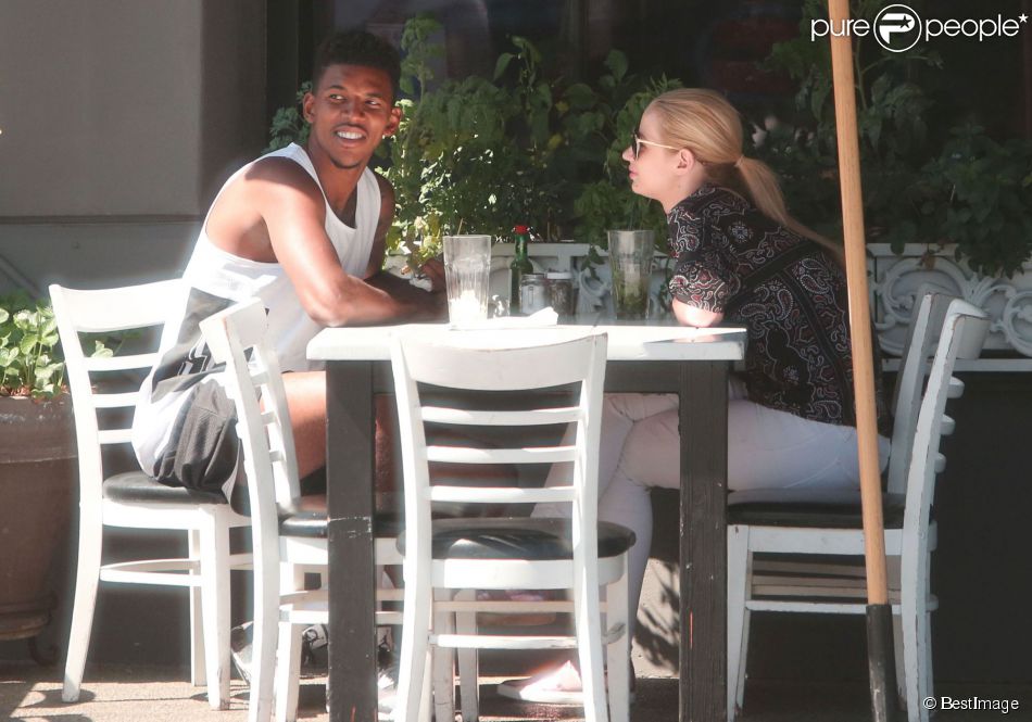 Exclusif - Iggy Azalea et Nick Young déjeunent en terrasse au restaurant Toast, à West Hollywood. Le 13 juin 2014.