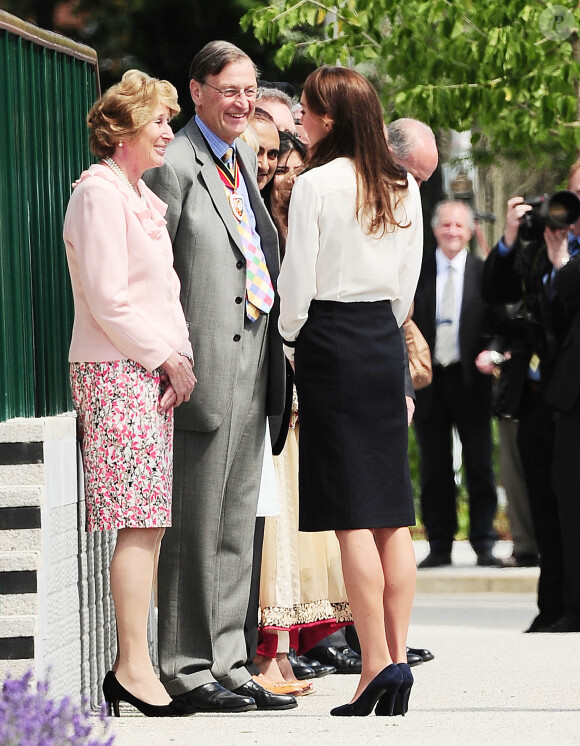 Kate Middleton, duchesse de Cambridge, célébrait le 18 juin 2014 dans le Buckinghamshire la réouverture officielle après rénovation de Bletchley Park, ancien centre de décryptage de codes pendant la Seconde Guerre mondiale où sa défunte grand-mère Valerie Glassborow oeuvra.